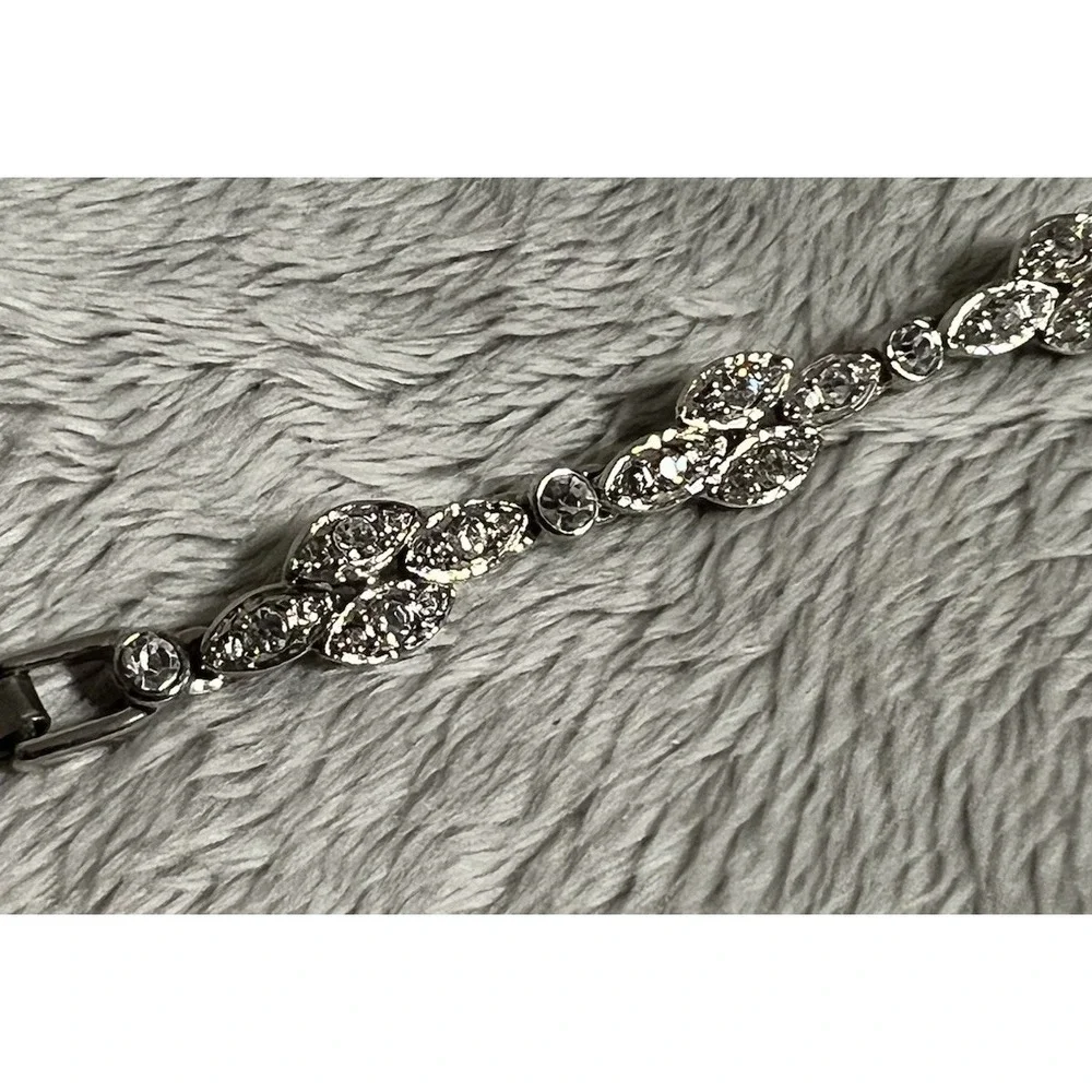 Vintage Monet Rhinestone Bracelet Silver Tone Marquise Navette Link Signed 7.75
